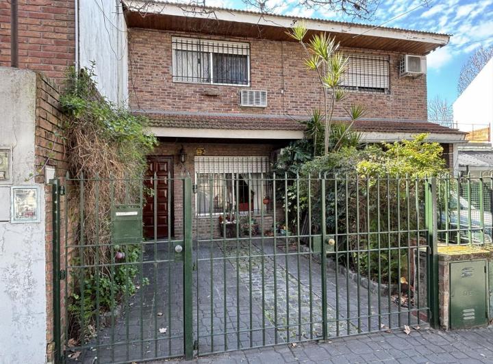 Casa · 87m² · 4 Ambientes · 1 Cochera