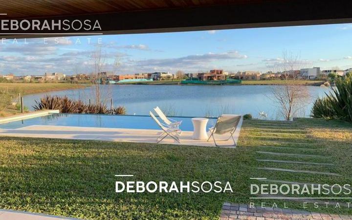 Casa · 250m² · 8 Ambientes · 6 Cocheras
