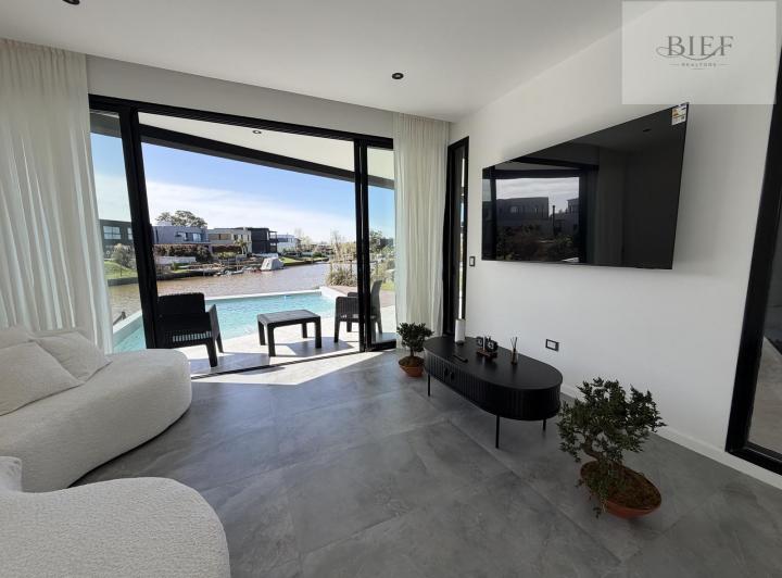 Casa · 221m² · 4 Ambientes