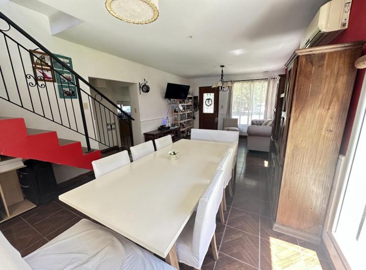 Casa · 168m² · 5 Ambientes · 2 Cocheras