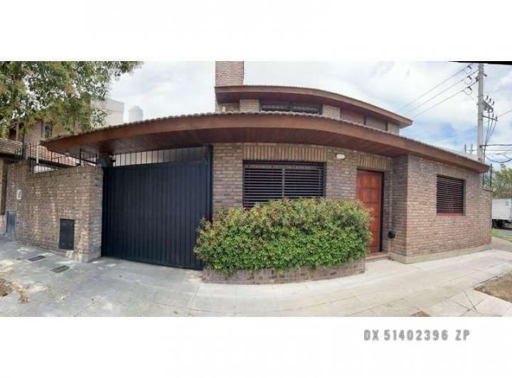 Casa · 155m² · 5 Ambientes · 1 Cochera