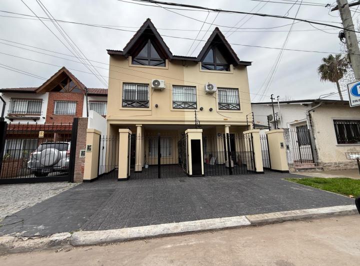 Casa · 99m² · 5 Ambientes · 1 Cochera