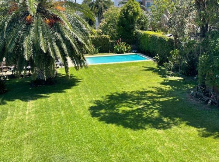Casa · 210m² · 4 Ambientes · 4 Cocheras