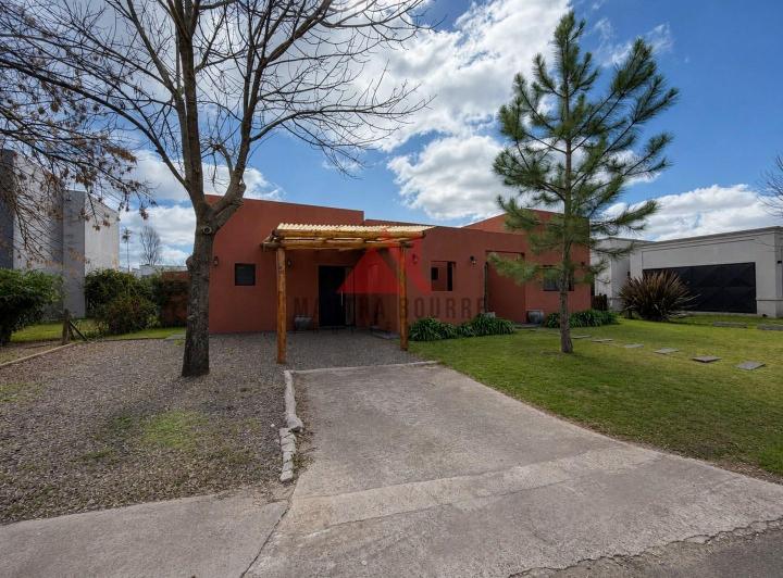 Casa · 115m² · 3 Ambientes · 1 Cochera