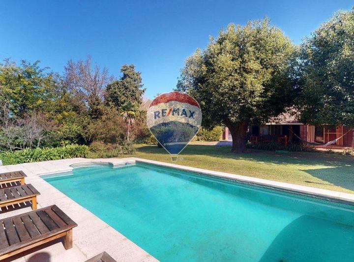 Casa · 230m² · 5 Ambientes