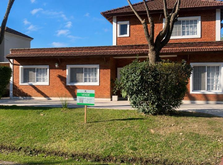 Casa · 672m² · 5 Ambientes