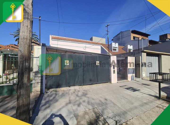 Casa · 127m² · 4 Ambientes · 2 Cocheras