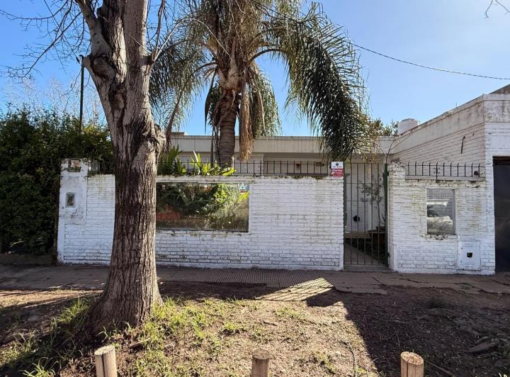 Casa · 75m² · 3 Ambientes · 3 Cocheras