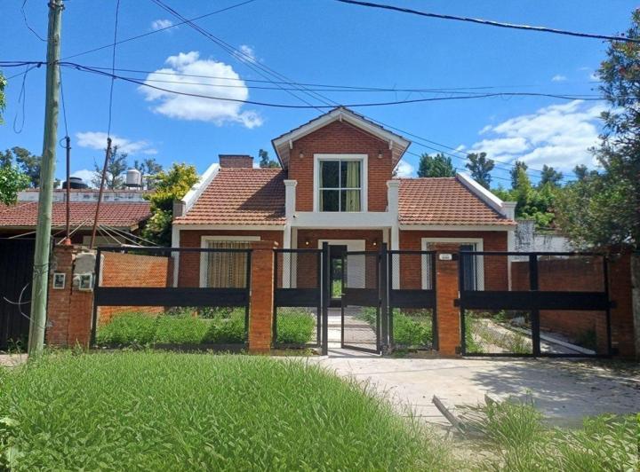 Casa · 118m² · 4 Ambientes · 1 Cochera