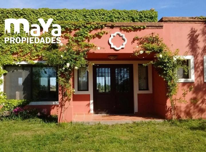 Casa · 210m² · 4 Ambientes · 1 Cochera