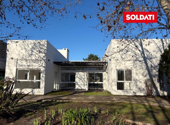 Casa · 155m² · 5 Ambientes · 1 Cochera