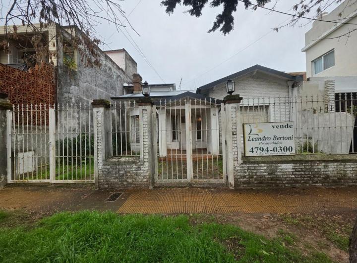 Casa · 107m² · 4 Ambientes · 1 Cochera