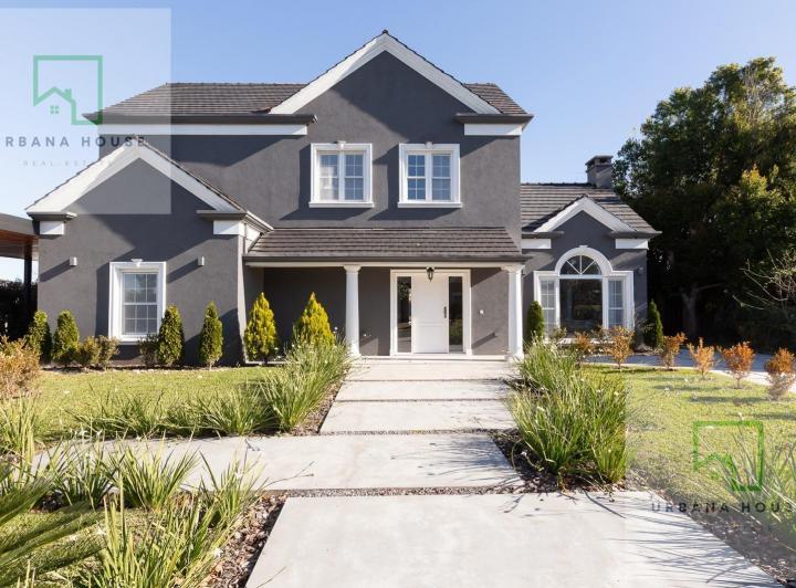 Casa · 210m²