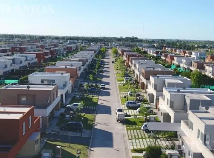 Casa · 80m² · 3 Ambientes · 1 Cochera