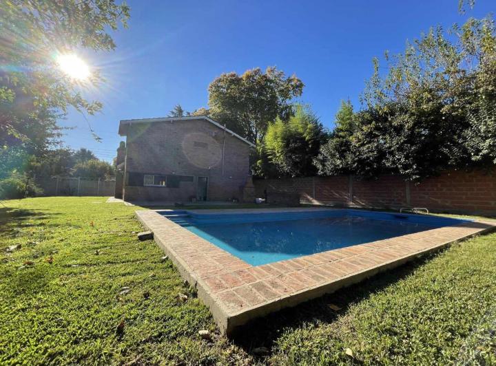 Casa · 136m² · 4 Ambientes · 1 Cochera