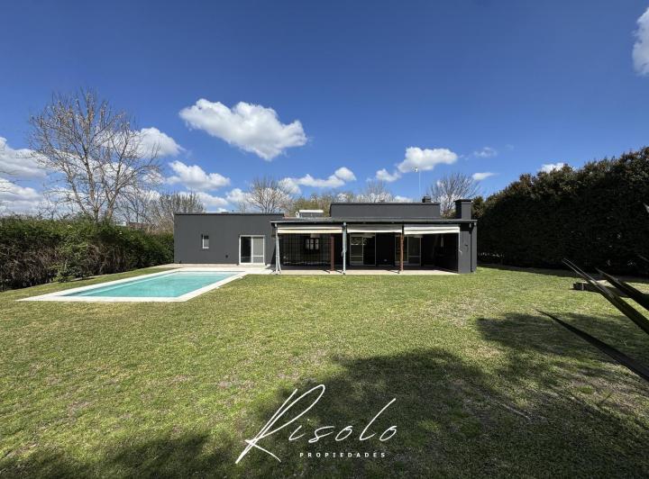 Casa · 190m² · 5 Ambientes · 2 Cocheras