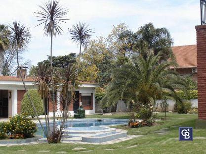 Casa · 690m² · 7 Ambientes · 7 Cocheras