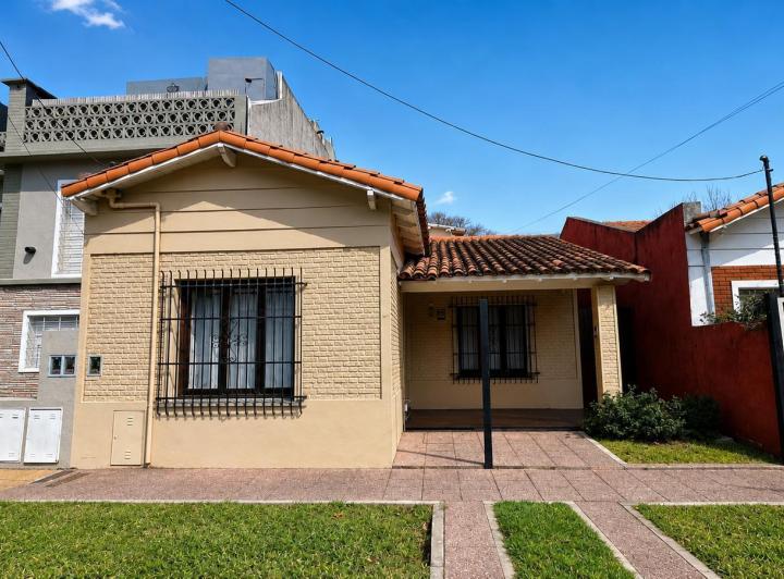 Casa · 170m² · 3 Ambientes · 1 Cochera
