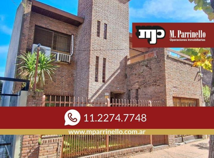 Casa · 104m² · 4 Ambientes · 1 Cochera