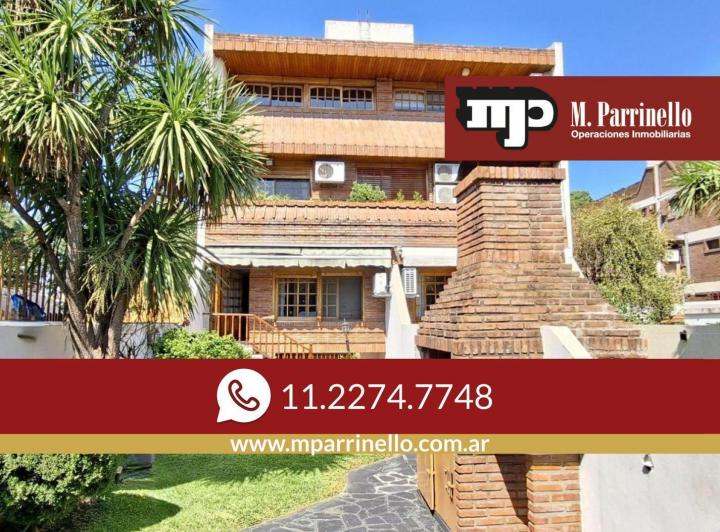 Casa · 347m² · 4 Ambientes · 2 Cocheras