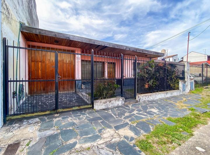 Casa · 146m² · 4 Ambientes · 2 Cocheras