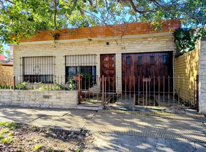 Casa · 150m² · 4 Ambientes · 1 Cochera