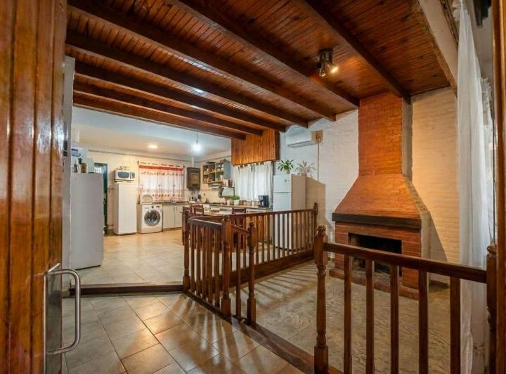 Casa · 87m² · 4 Ambientes · 2 Cocheras