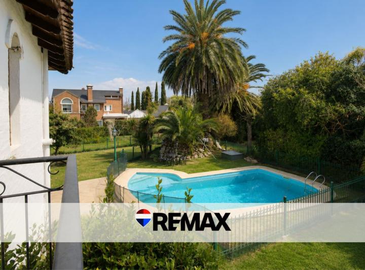 Casa · 180m² · 5 Ambientes · 3 Cocheras