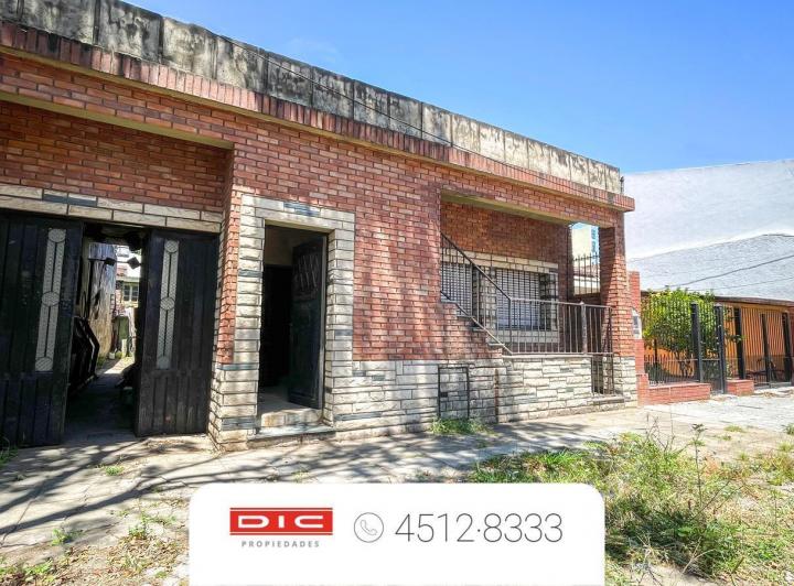 Casa · 334m² · 5 Ambientes · 1 Cochera