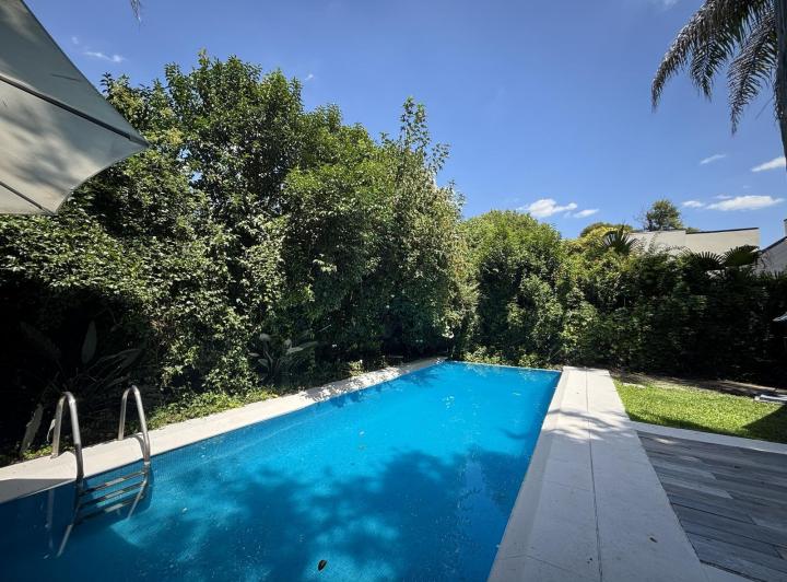 Casa · 175m² · 4 Ambientes · 3 Cocheras