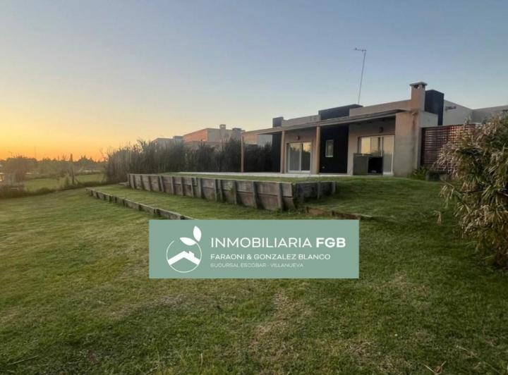 Casa · 170m² · 5 Ambientes · 2 Cocheras