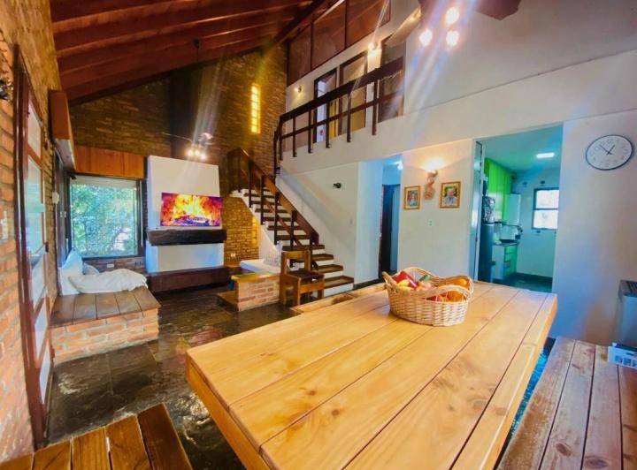Casa · 95m² · 4 Ambientes · 4 Cocheras