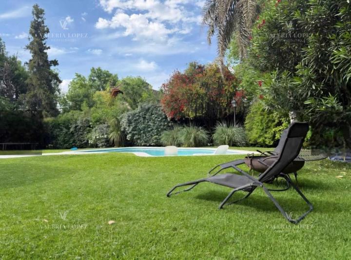 Casa · 287m² · 4 Ambientes · 6 Cocheras