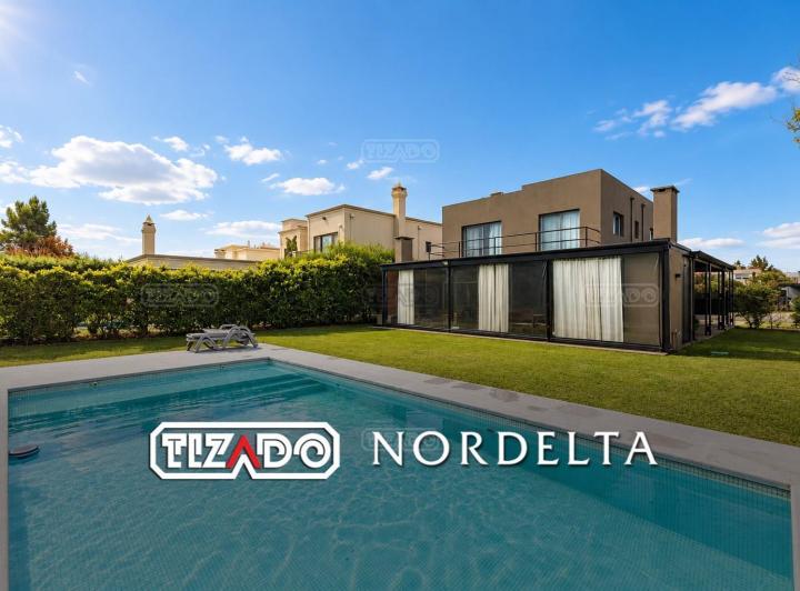 Casa · 163m² · 4 Ambientes · 2 Cocheras