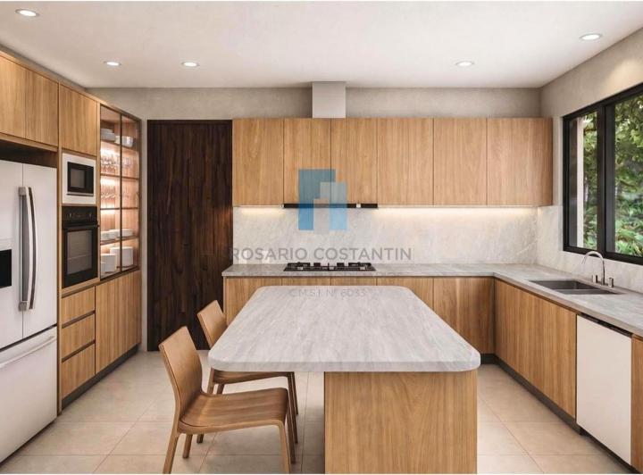 Casa · 245m² · 6 Ambientes · 3 Cocheras