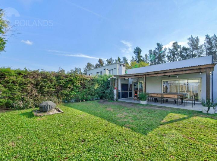 Casa · 137m² · 4 Ambientes · 4 Cocheras