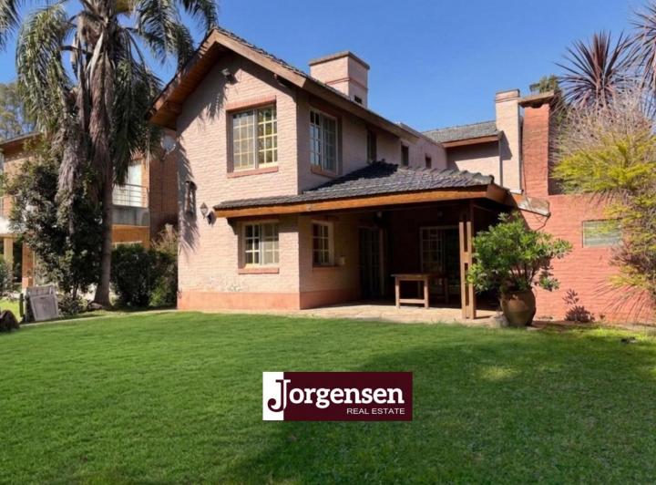 Casa · 188m² · 4 Ambientes · 1 Cochera