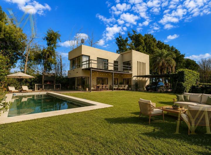 Casa · 226m² · 5 Ambientes · 1 Cochera