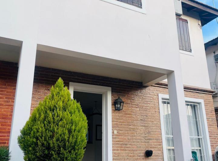 Casa · 85m² · 4 Ambientes · 1 Cochera
