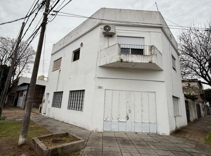 Casa · 135m² · 4 Ambientes · 2 Cocheras