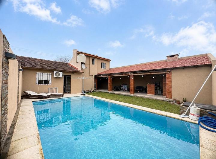 Casa · 190m² · 3 Ambientes · 2 Cocheras