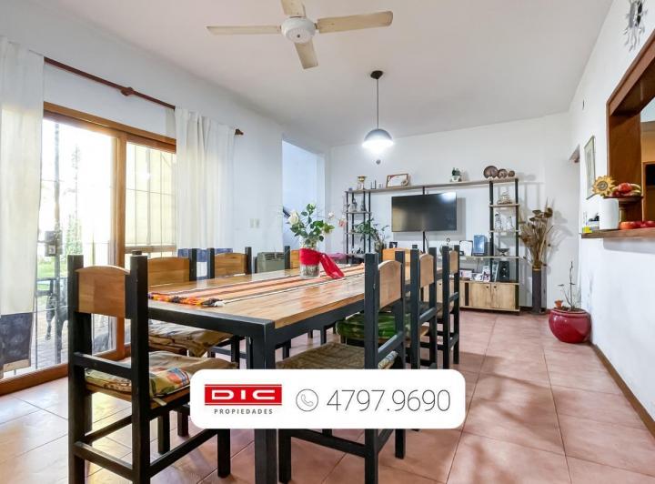 Casa · 130m² · 5 Ambientes · 1 Cochera