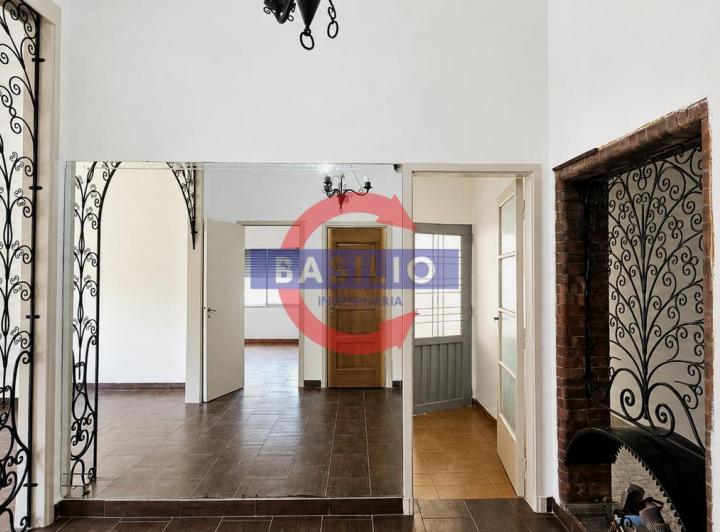 Casa · 81m² · 6 Ambientes · 1 Cochera
