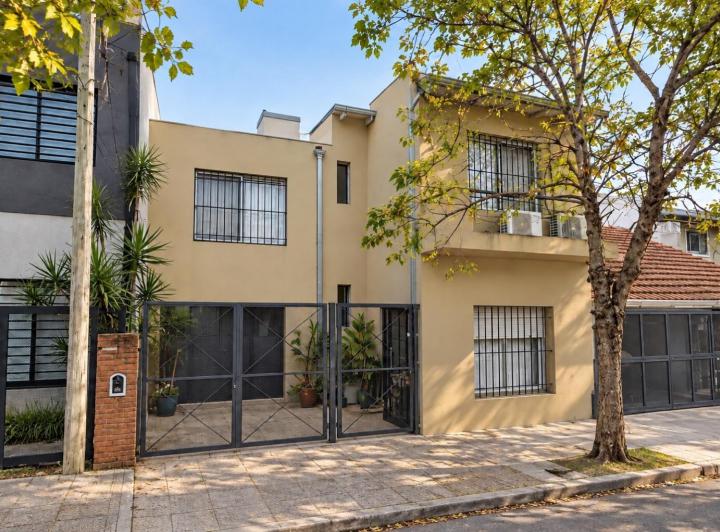 Casa · 190m² · 5 Ambientes · 1 Cochera