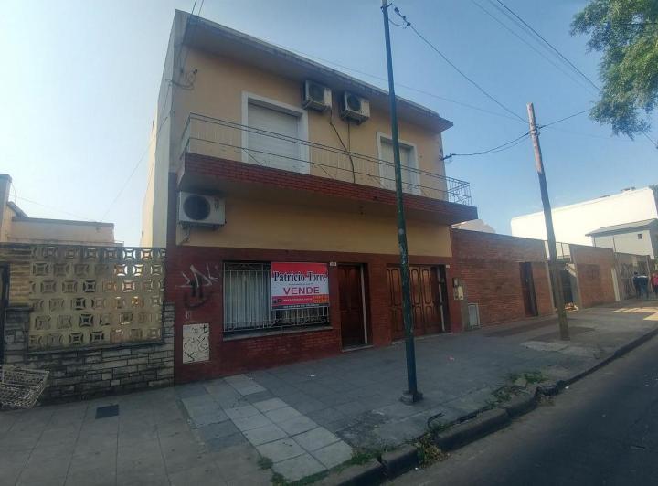 Casa · 217m² · 5 Ambientes · 1 Cochera