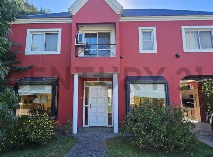 Casa · 150m² · 5 Ambientes · 1 Cochera