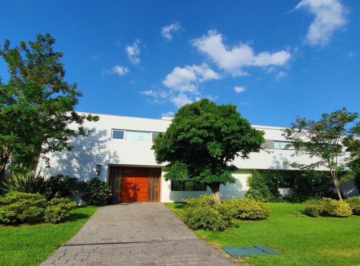 Casa · 560m² · 7 Ambientes · 2 Cocheras