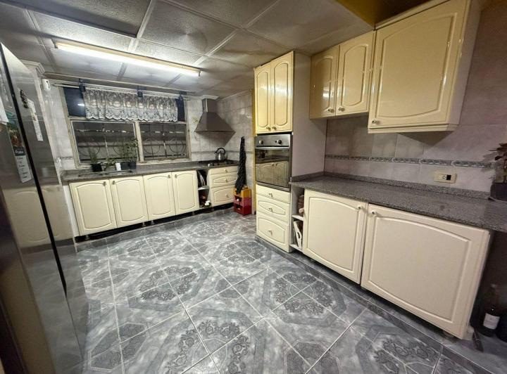 Casa · 150m² · 5 Ambientes · 4 Cocheras