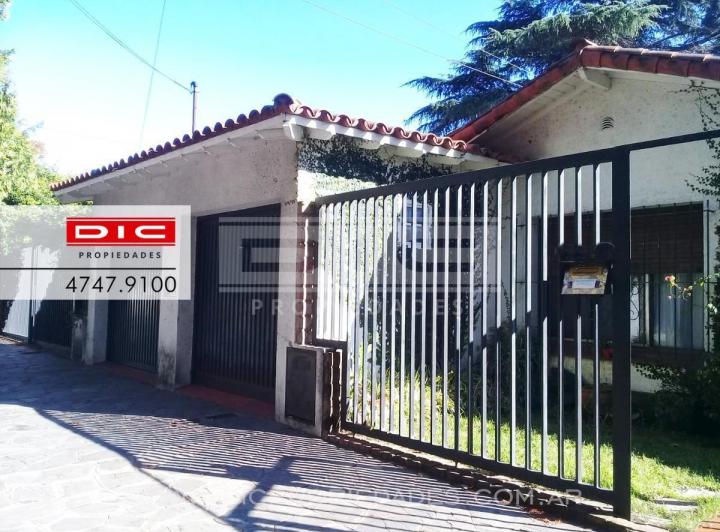 Casa · 331m² · 6 Ambientes · 2 Cocheras