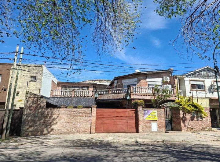 Casa · 433m² · 7 Ambientes · 8 Cocheras